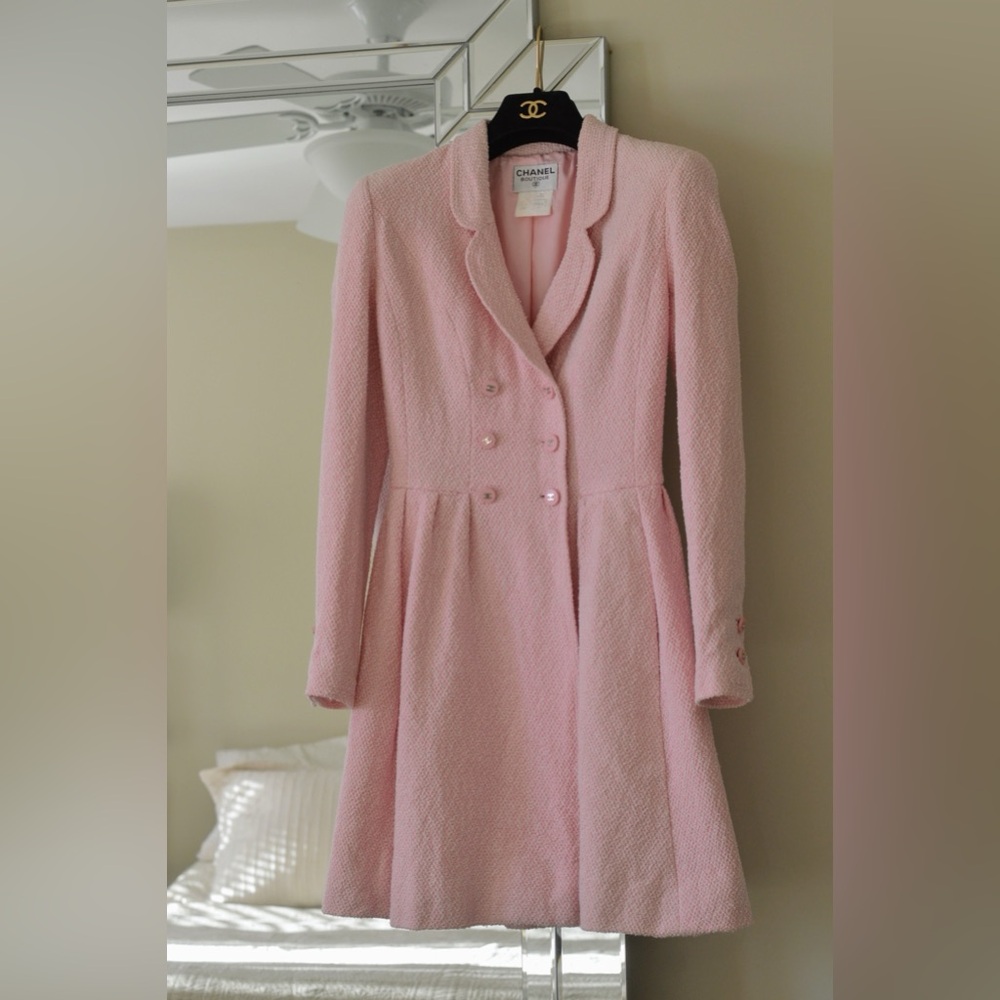 SOLD! Chanel vintage runway 1996 spring summer pink dress coat size 38
